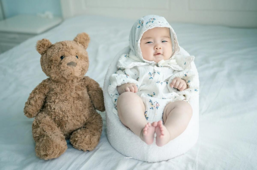 琼中宝宝吃不饱母乳的症状
